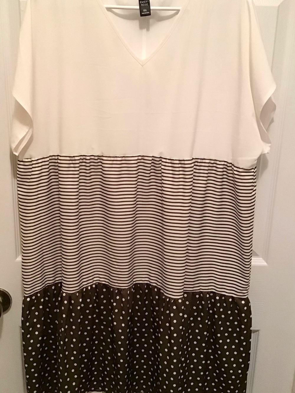 Emery Rose Cream V-Neck Dress
